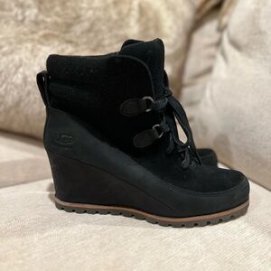 ❤️‍🔥𝑼𝑮𝑮 Wedged Chukka Boots❤️‍🔥